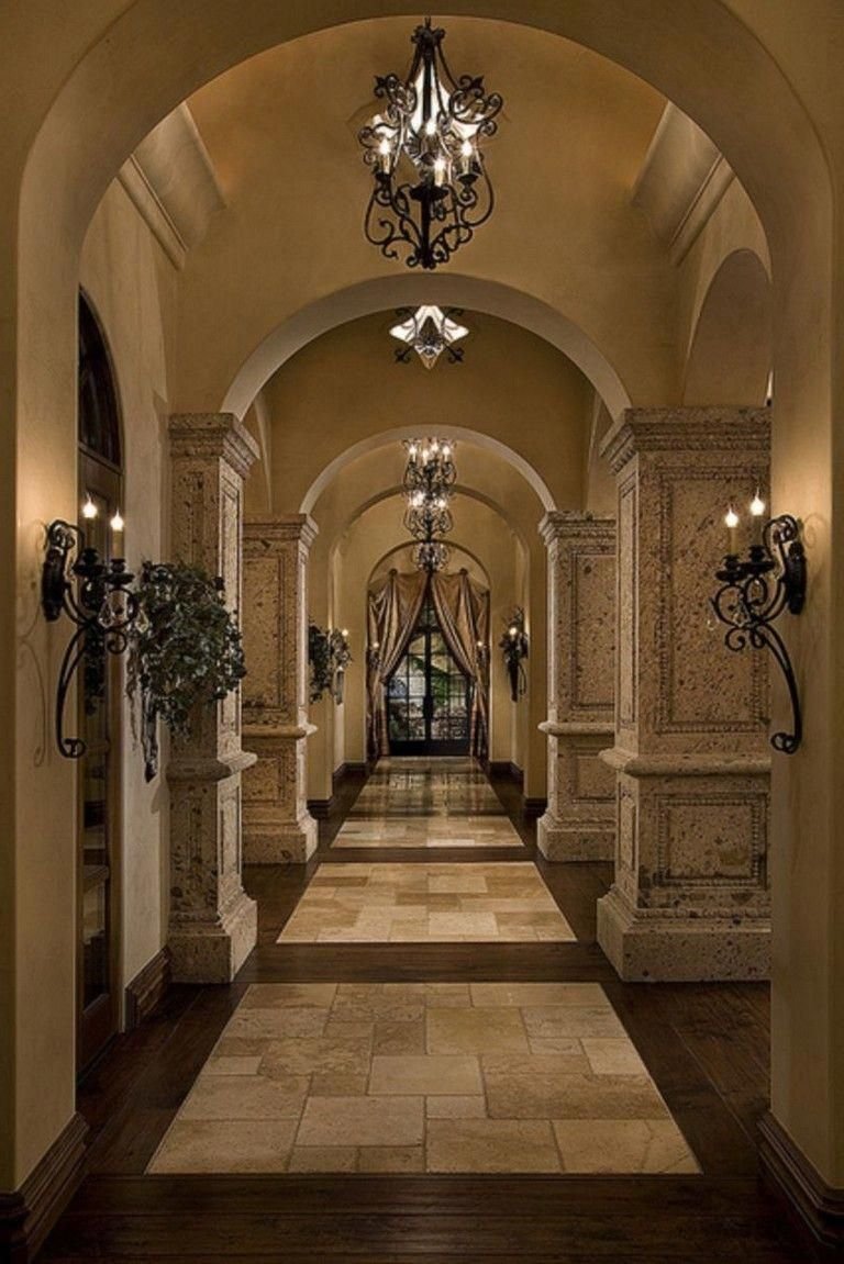 Прихожая в особняке