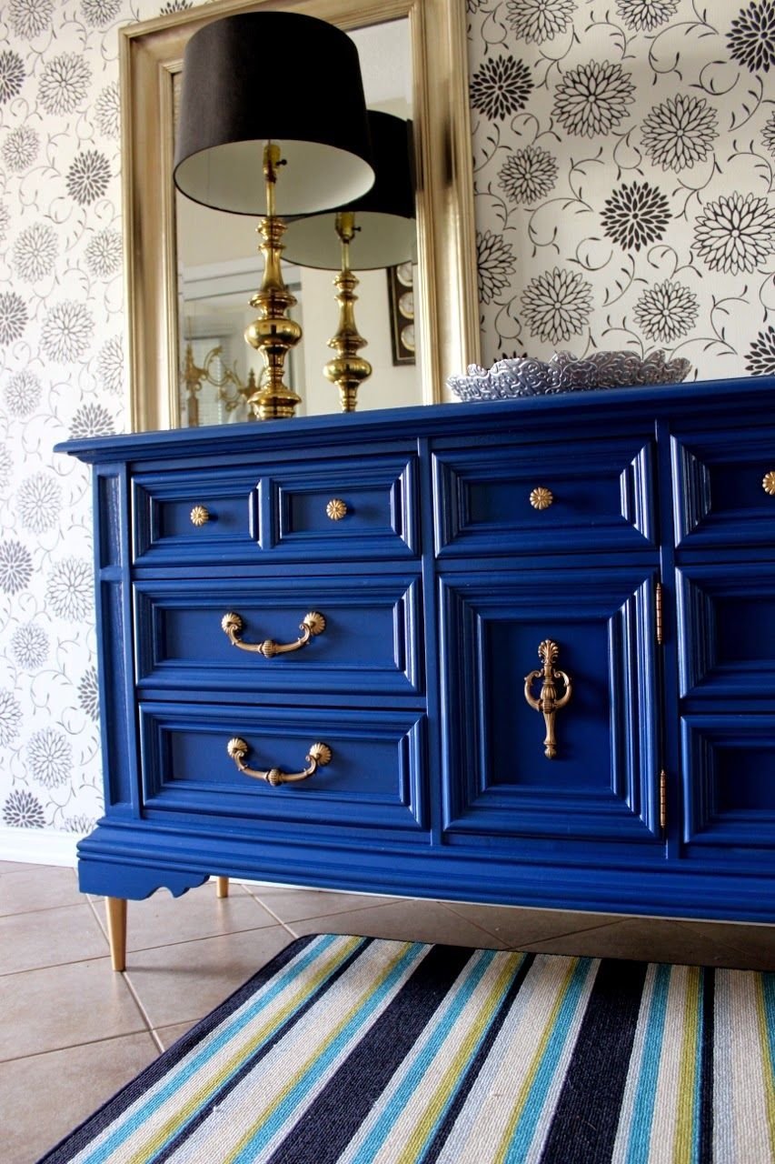 Комод разноцветный