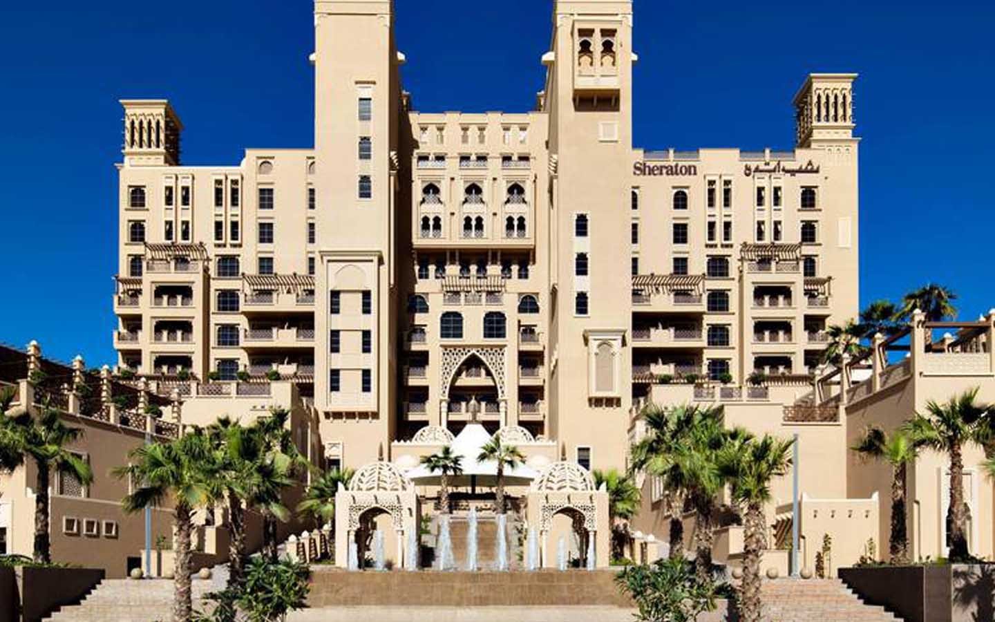 Шератон спа шарджа. Отель Шератон Дубай Шарджа. Шарджа Шератон 5. ОАЭ отель Sheraton Sharjah Beach 5. Шератон Шарджа пляж.