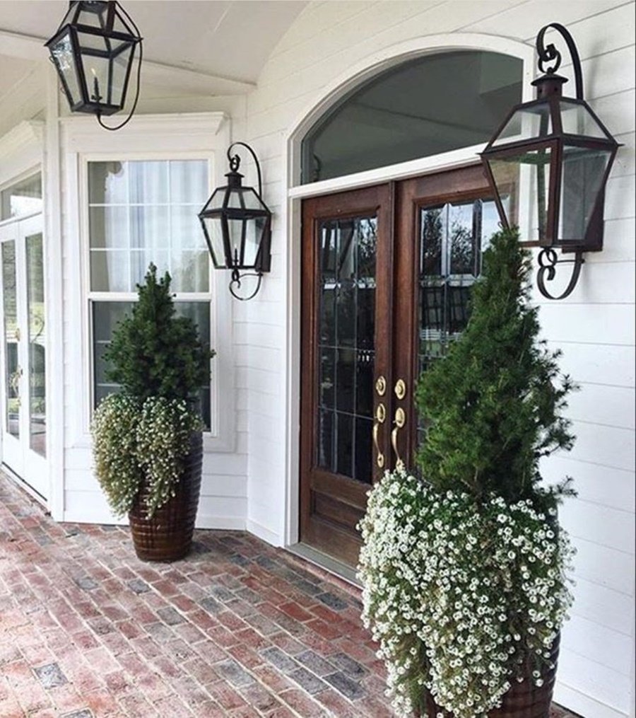 Светильник фасадный уличный