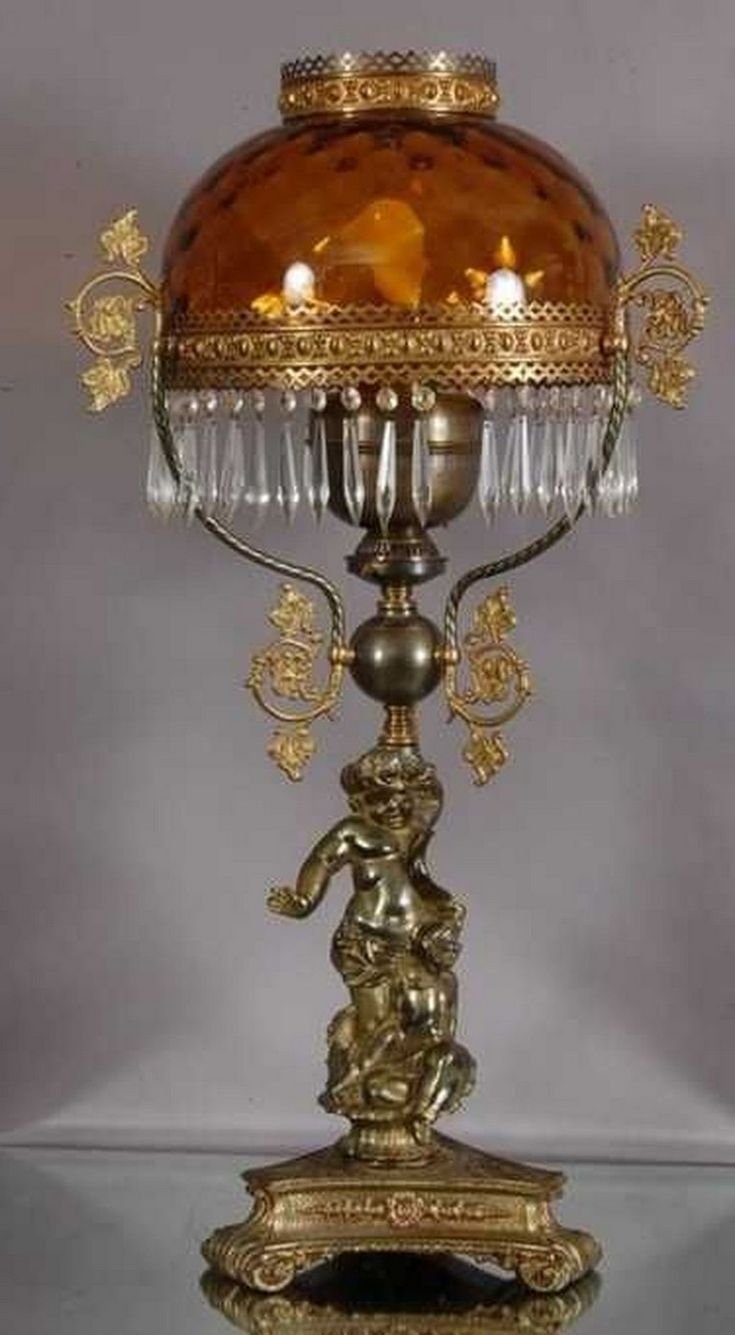 Старинная настольная лампа