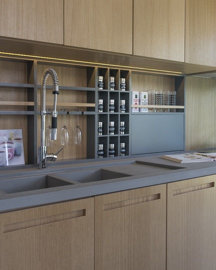 Раздвижной фартук для кухни