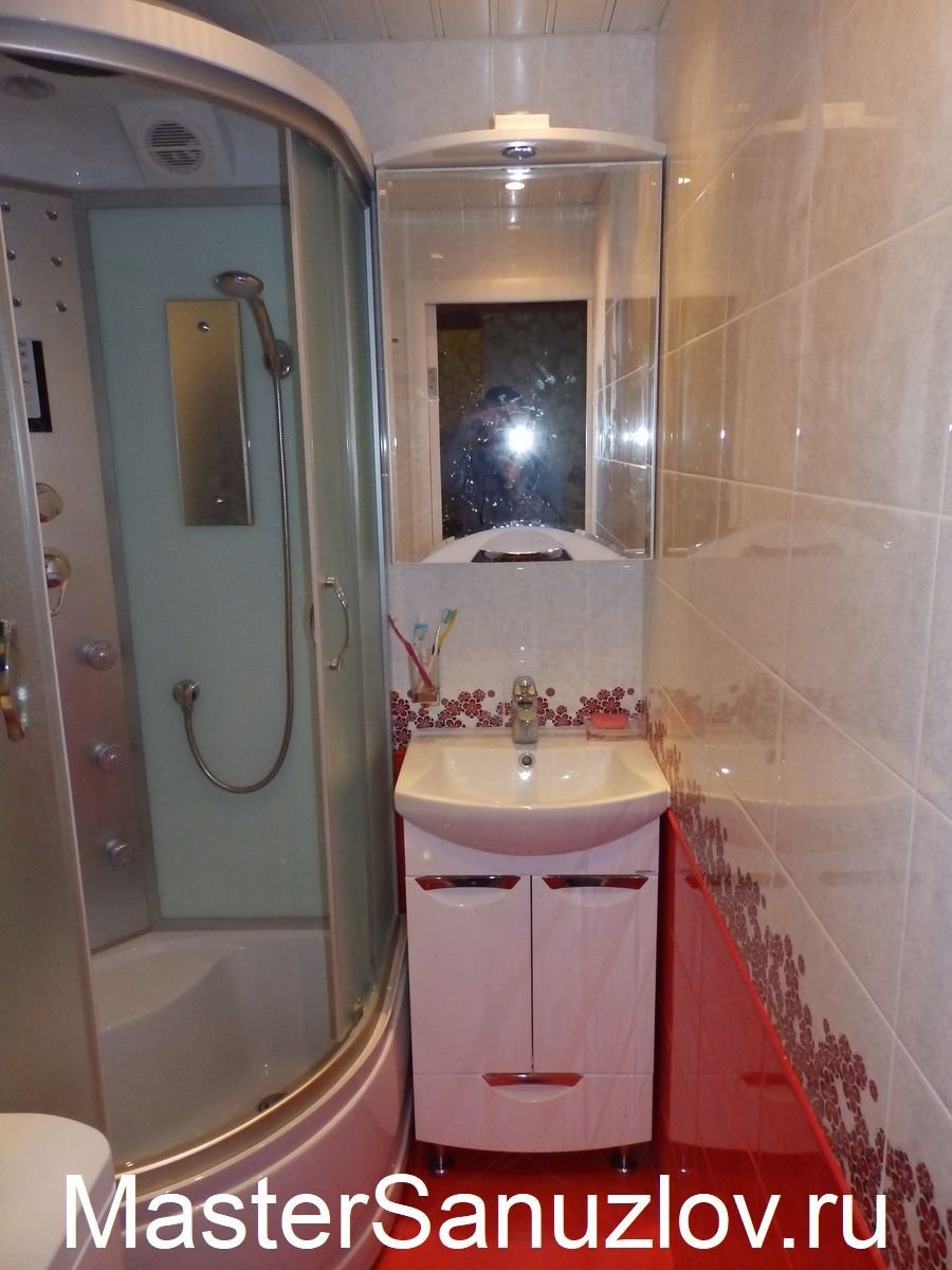 Ванная комната с кабинкой в брежневке