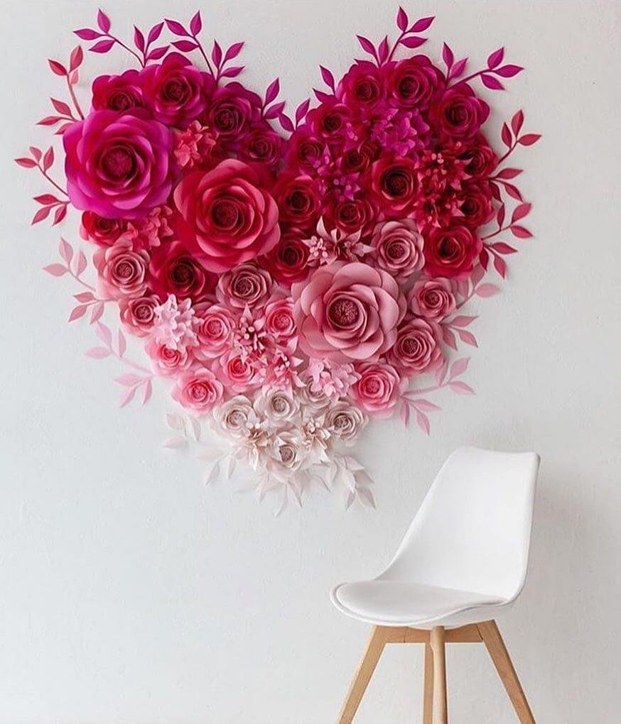 Украшение стены цветами