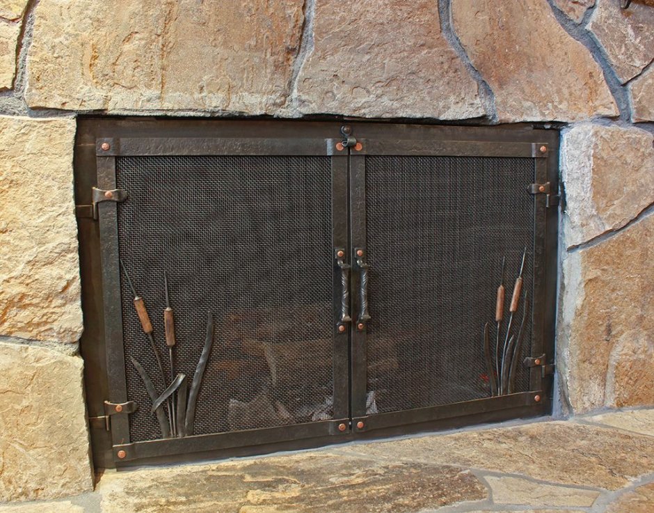 Самодельные дверцы на камин