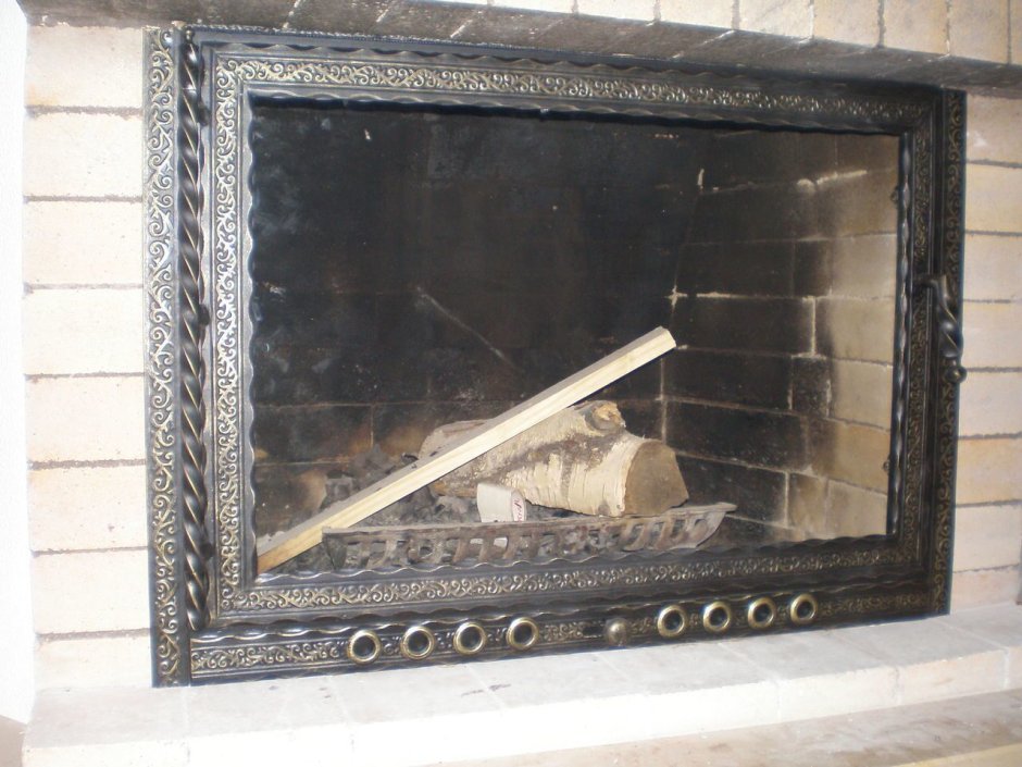 Резные решетки для камина