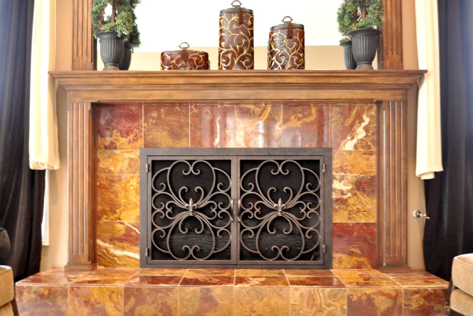 Дверцы для кирпичного камина