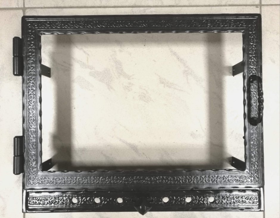 Крепление каминной дверки для камина