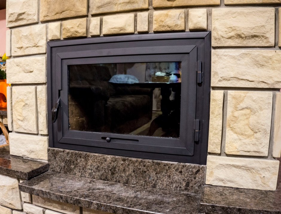 Дверцы для кирпичного камина