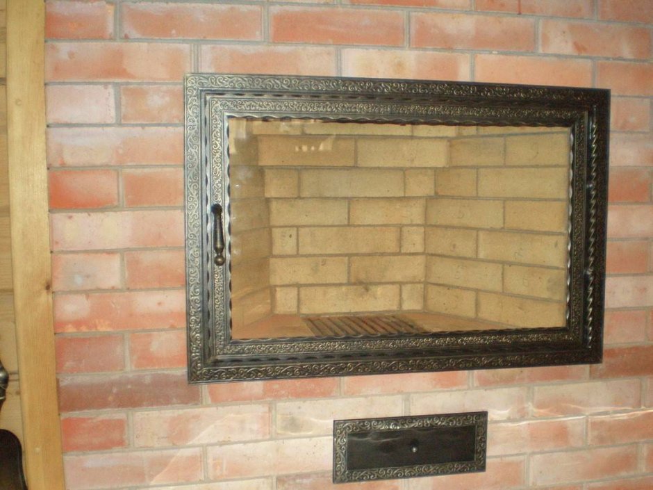 Самодельные дверцы для камина