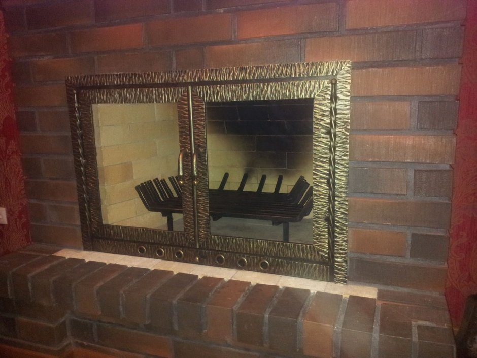 Дверцы на камин накладная