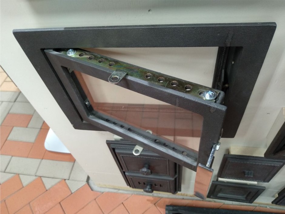 Дверь для печи со стеклом