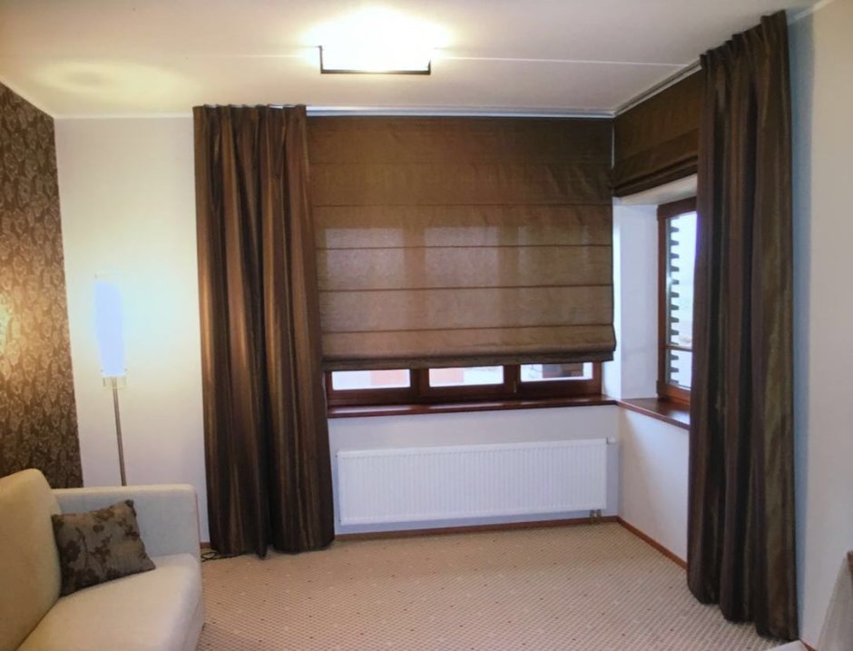 Шторы в спальню над столом