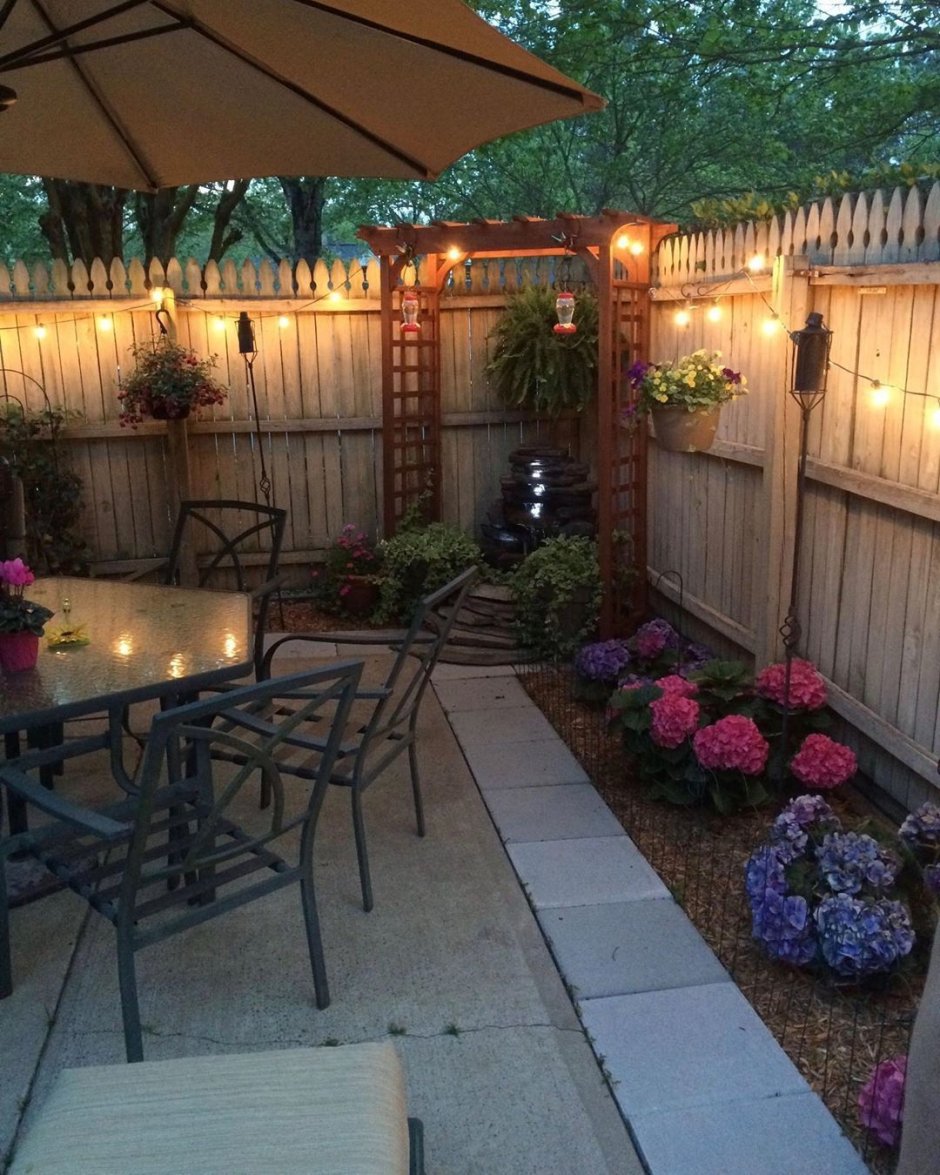 Двор в частном доме