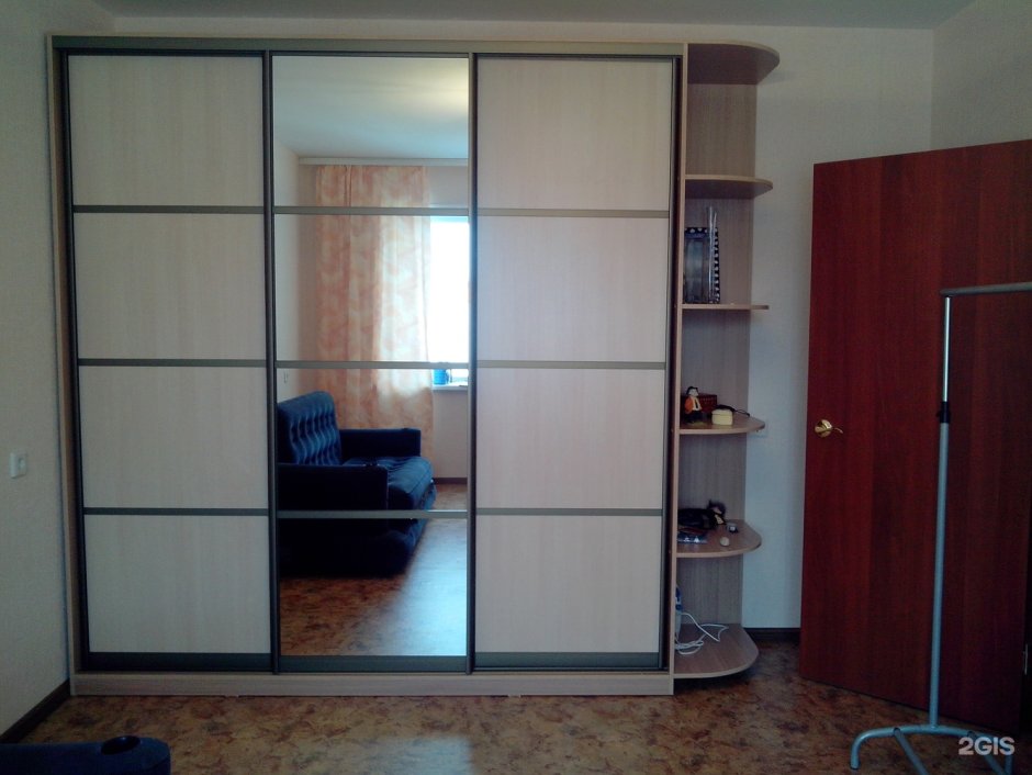 Боковой шкаф купе