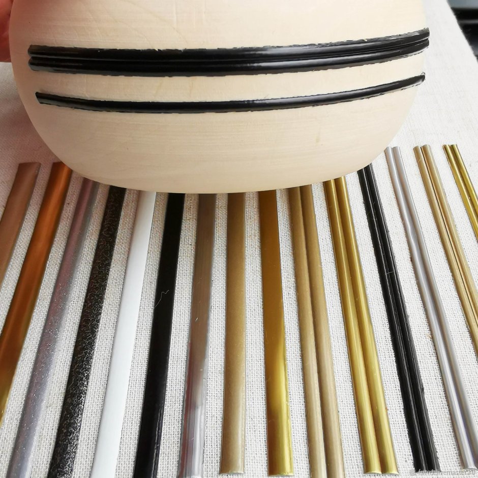 Декоративные клеящиеся ленты