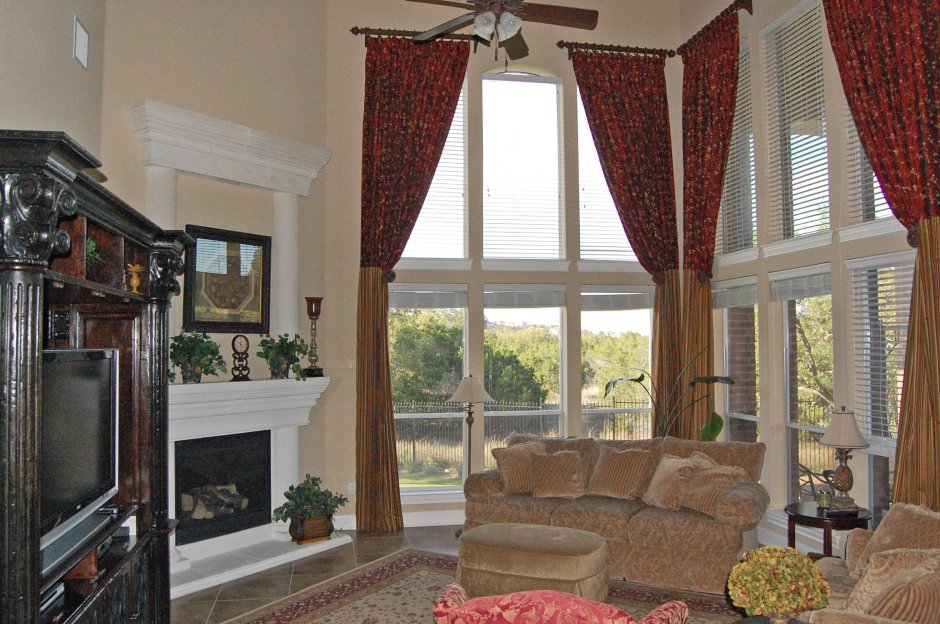 Шторы на высокие окна