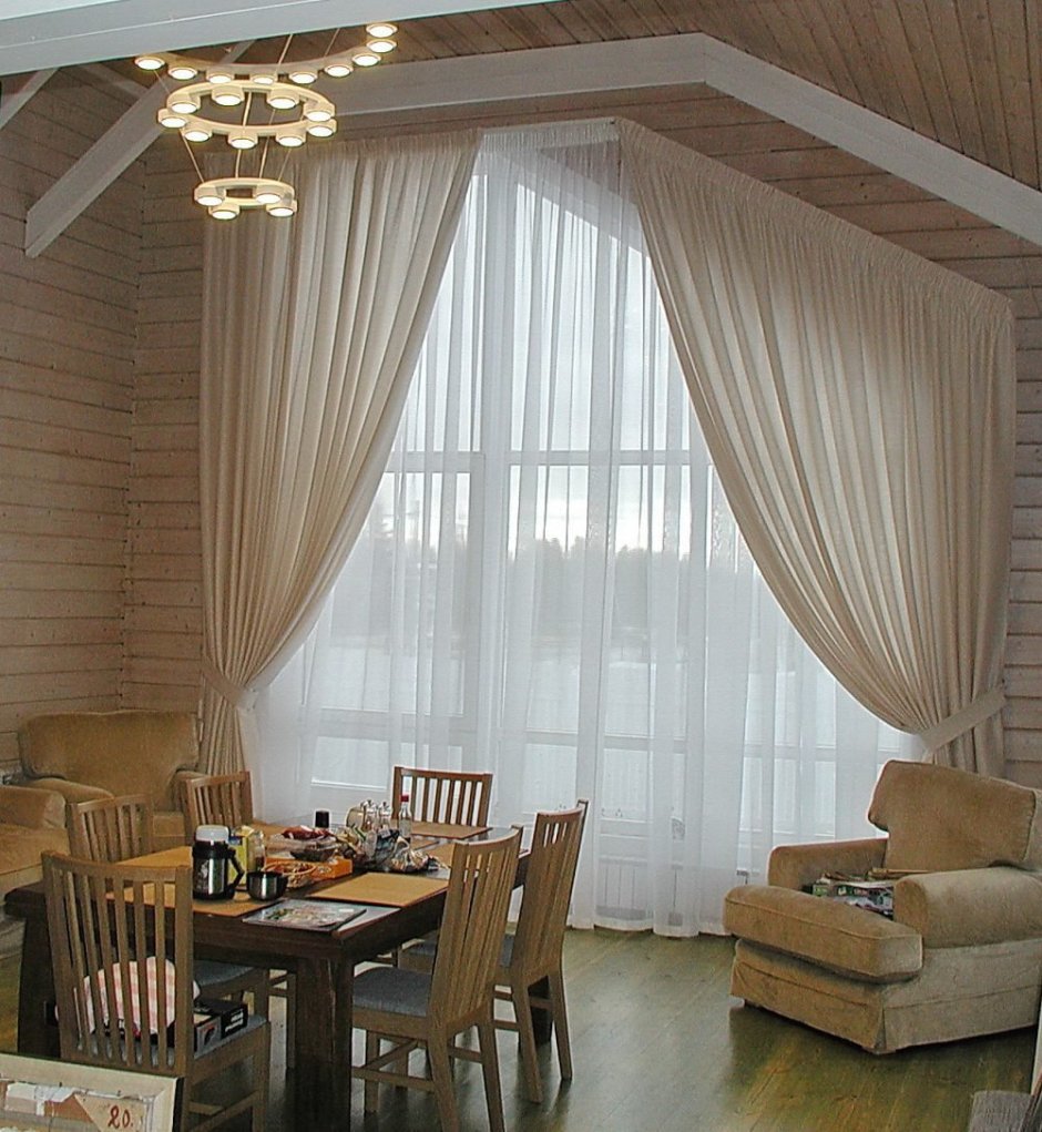 Тюль в деревянном доме