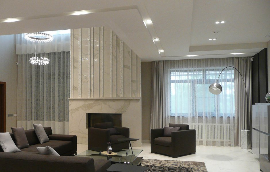 Шторы в гостиной со вторым светом