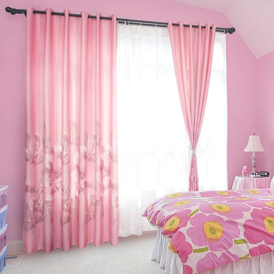 Шторы к розовым стенам