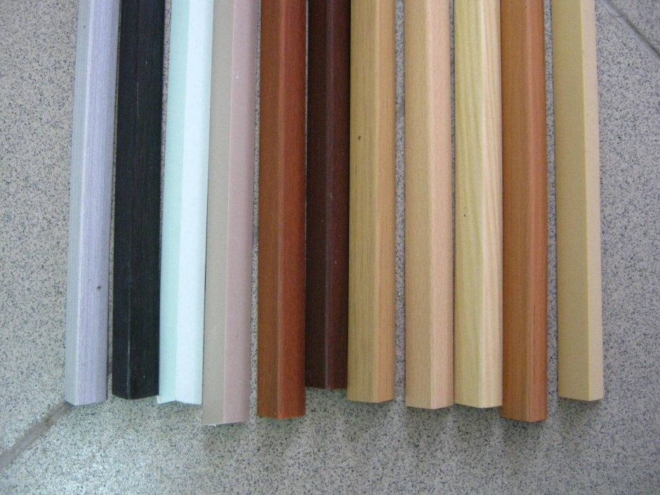 Уголок ПВХ 20х20х2700 мм клен