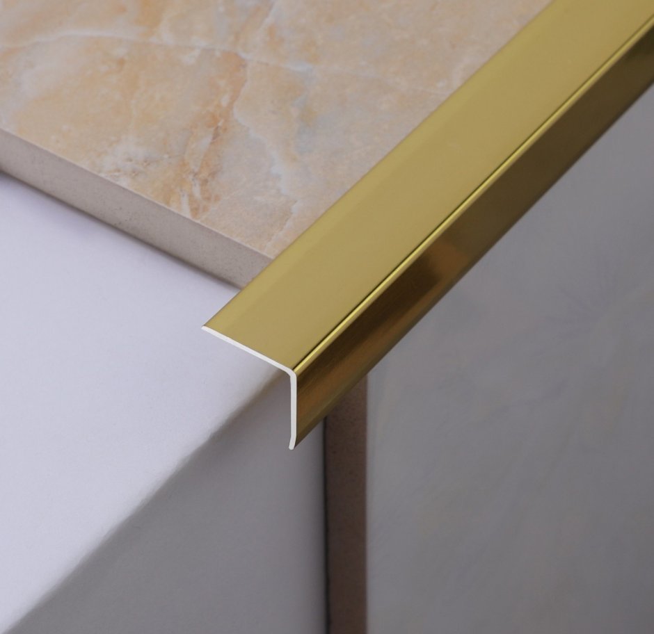 Уголки на углы стен