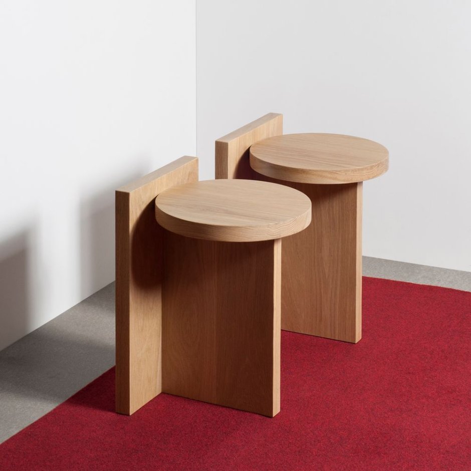 Дизайнерский табурет из дерева