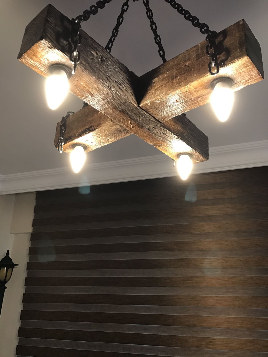 Люстра из дерева в стиле лофт