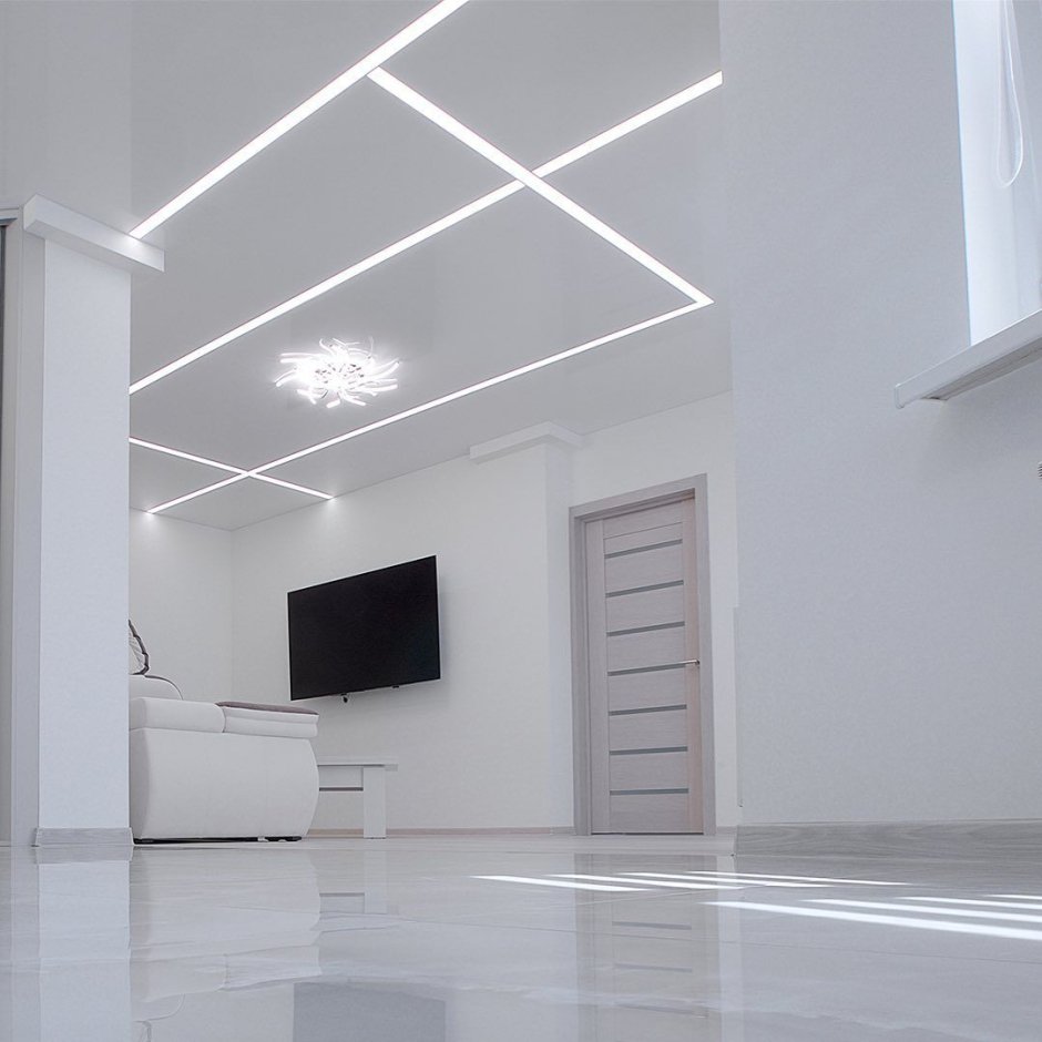 Флекси световые линии 30мм на натяжном потолке рассеиватель