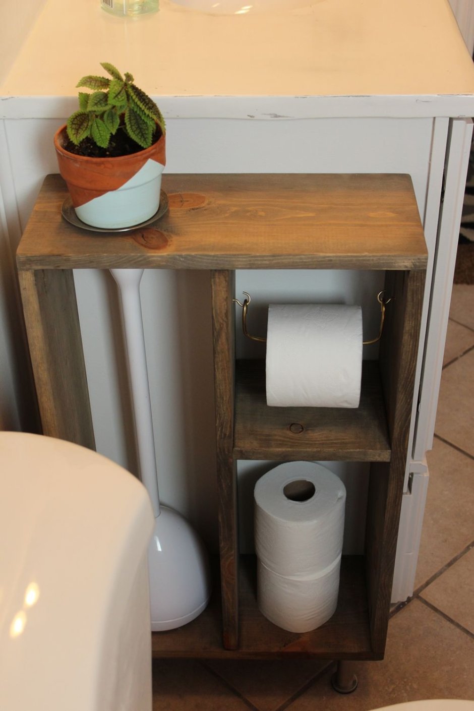 Шкафчик для хранения туалетной бумаги
