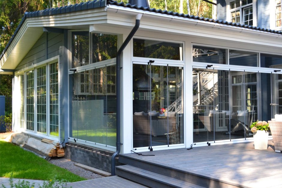 Остекление веранды Рехау