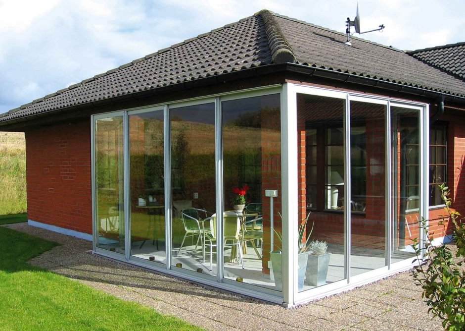 Остекление веранды Рехау