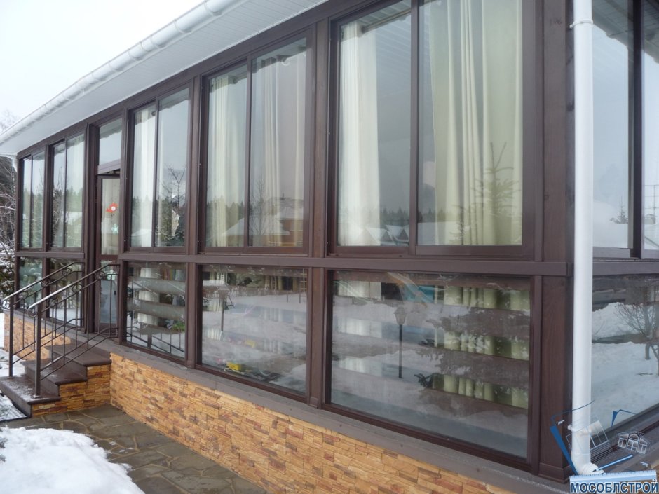 Безрамное остекление террасы