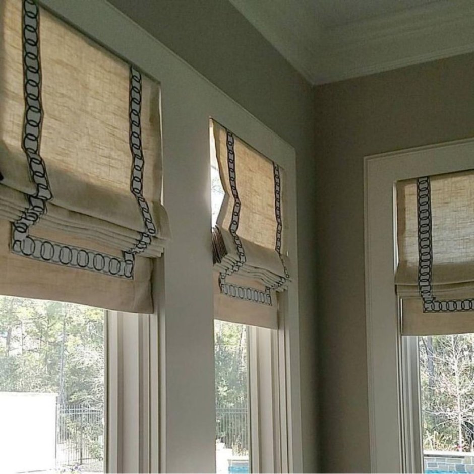 Шторц в деревянном доме