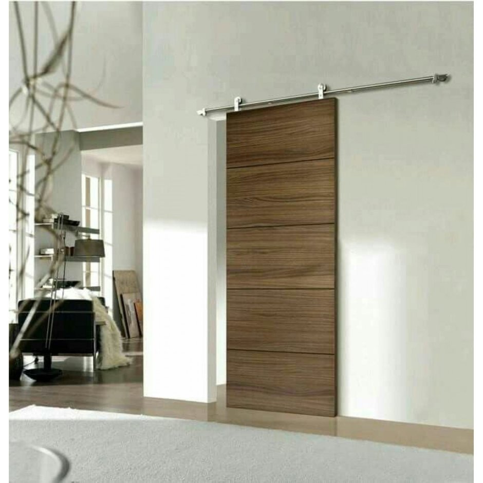 Дверь на рельсе в комнату