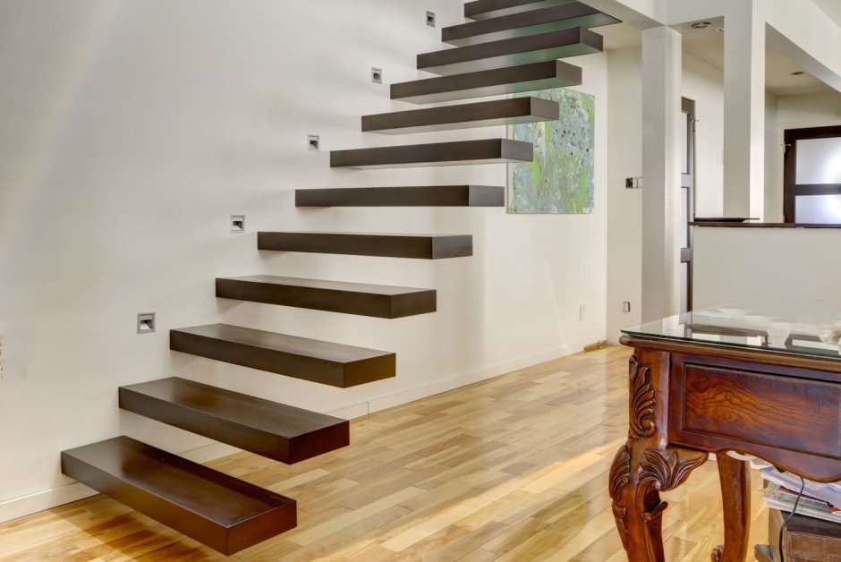 Консольная металлическая лестница