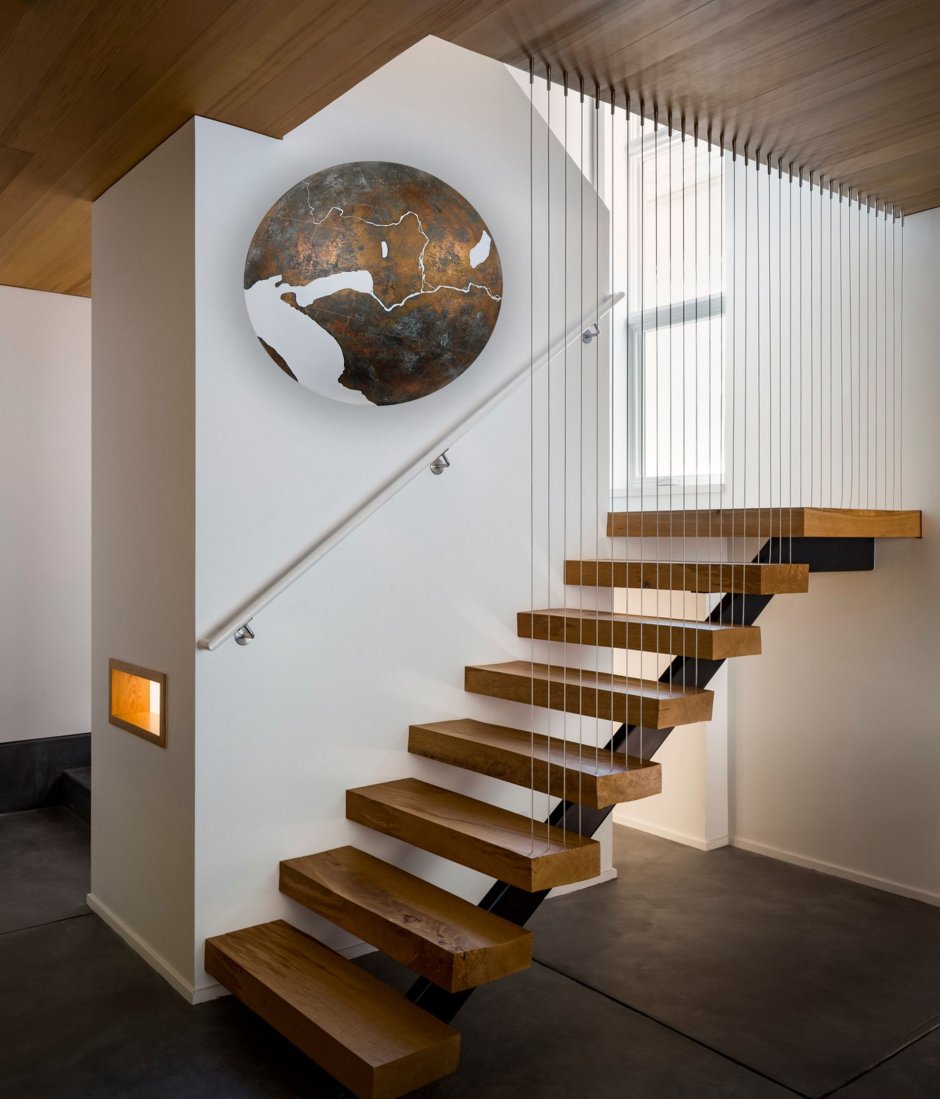 Лестница висящая в воздухе