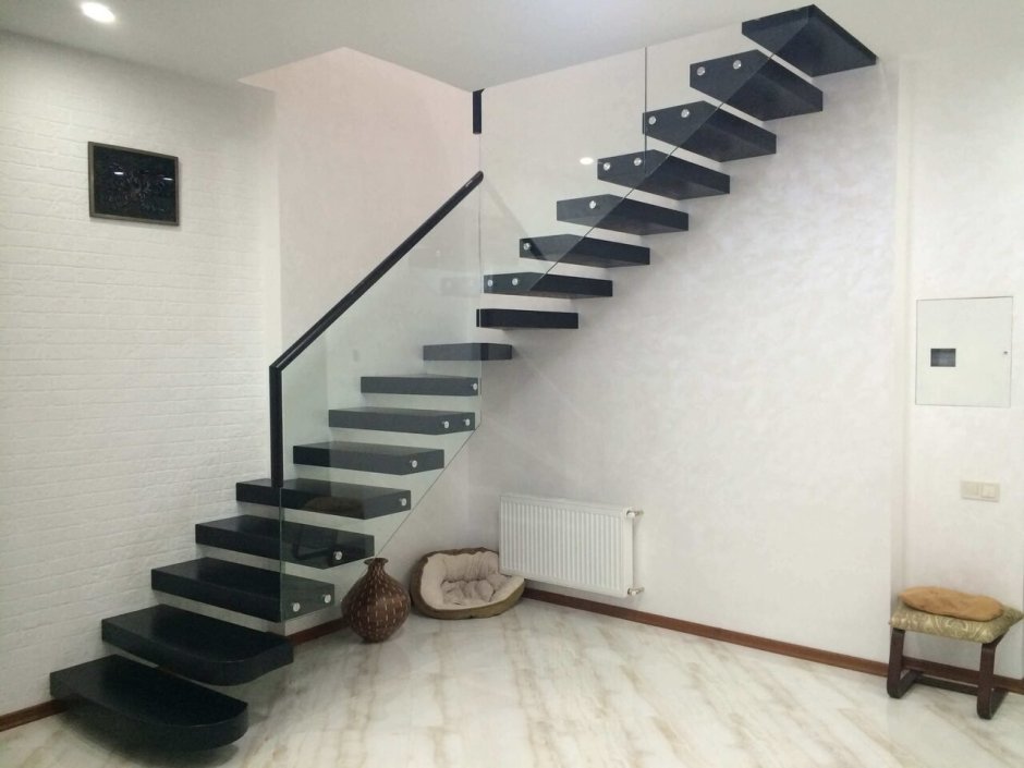 Лестница из цельного дерева