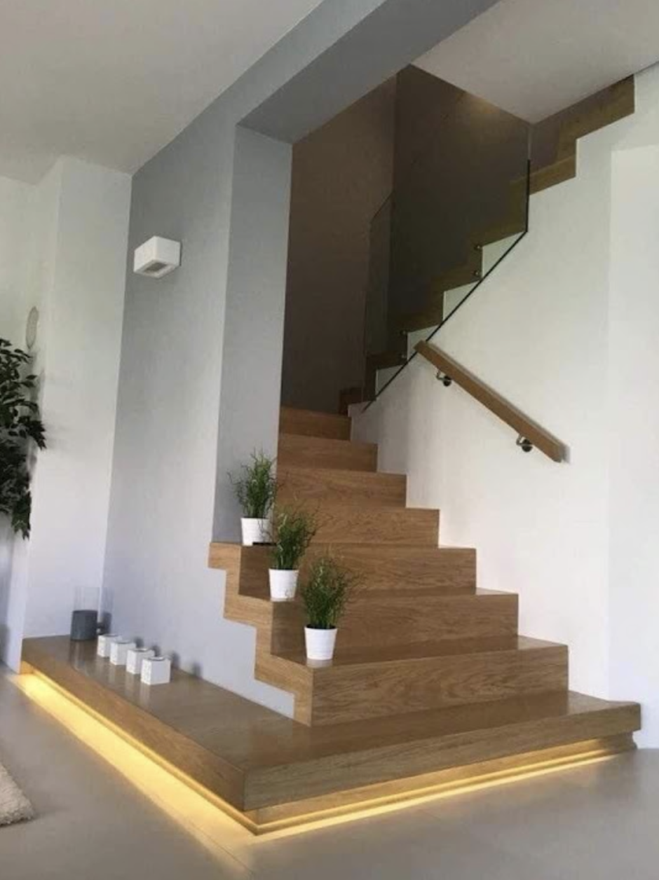 Лестница дерево с плиткой