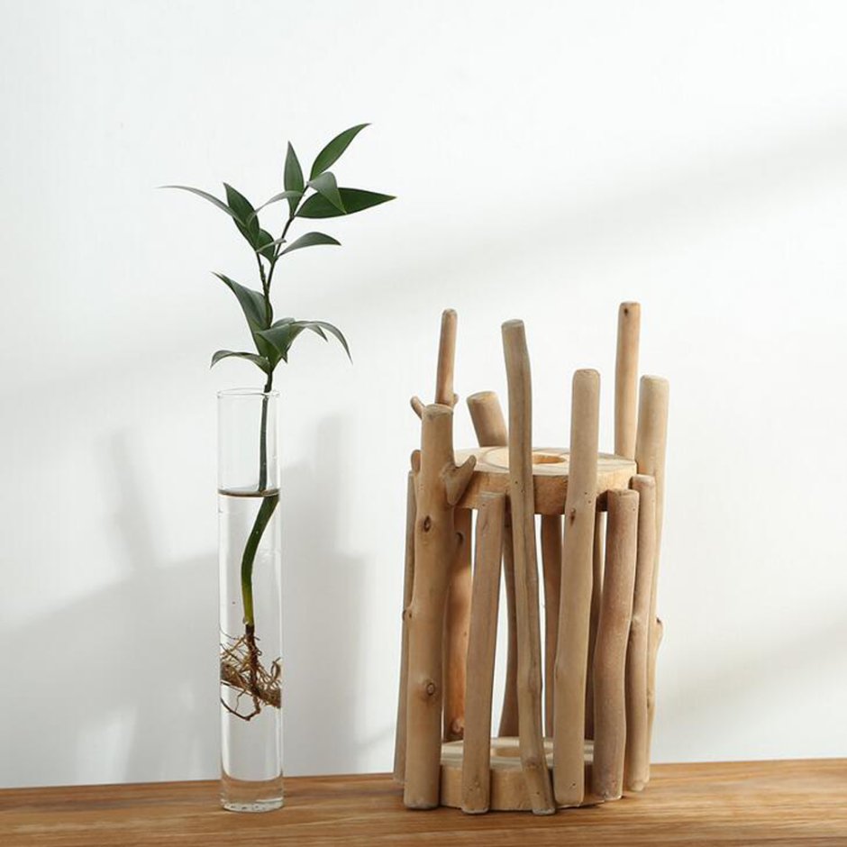 Узкая ваза для бамбука