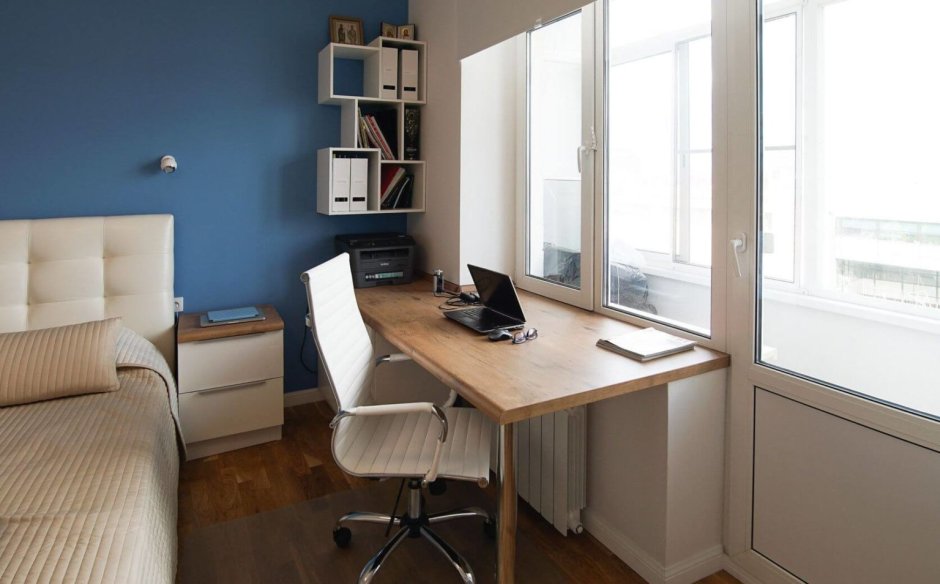 Письменный стол из подоконника