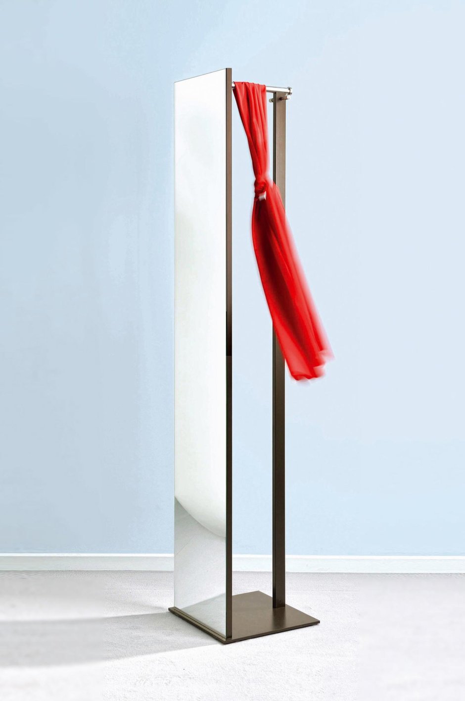 Вешалка костюмная на колесах "в 22н"