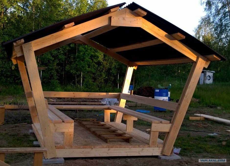 Постройка деревянной беседки