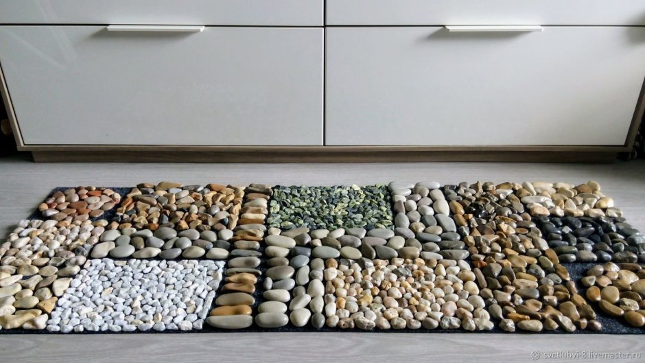 Композиции из гальки морской