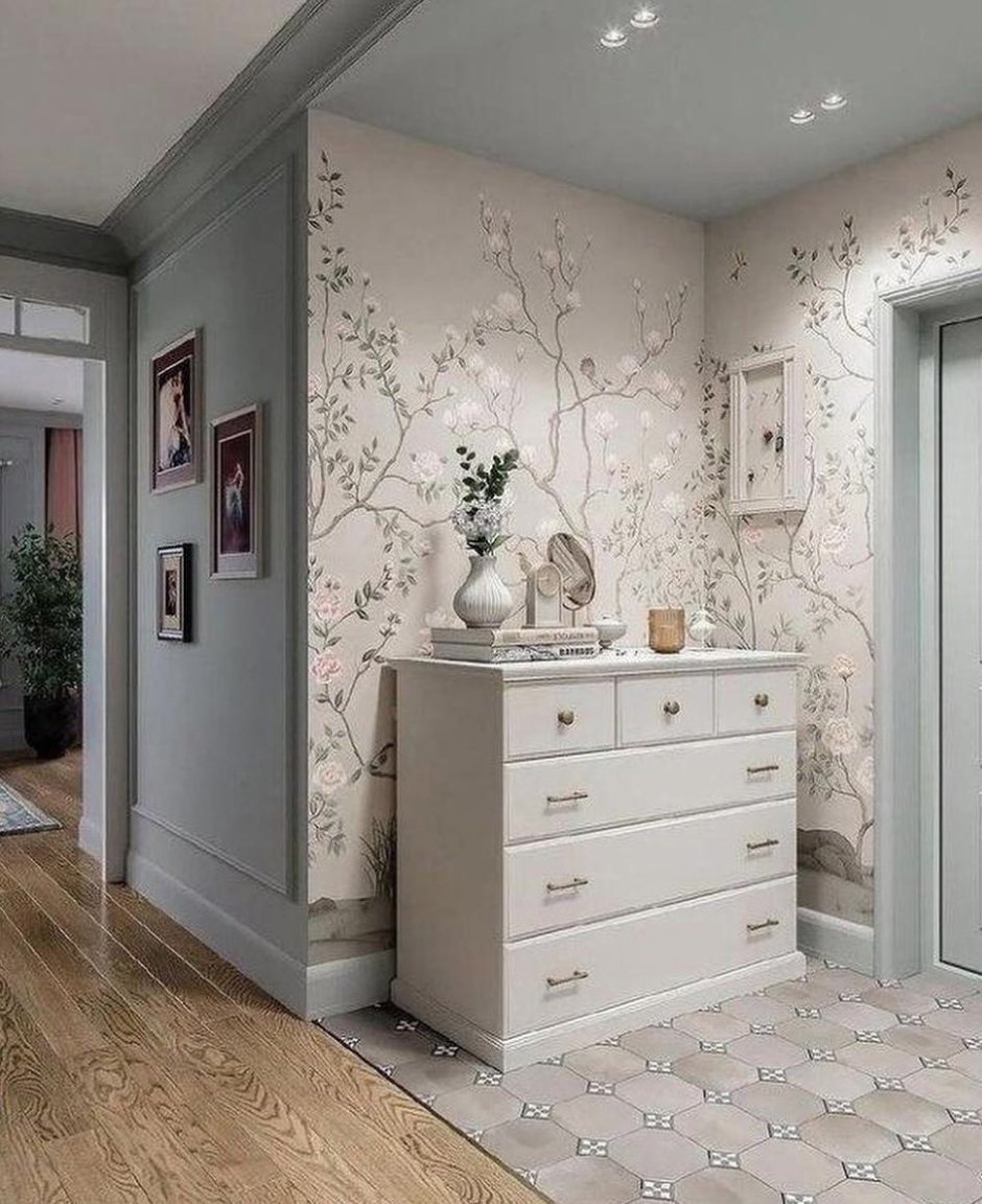 Светлая прихожая