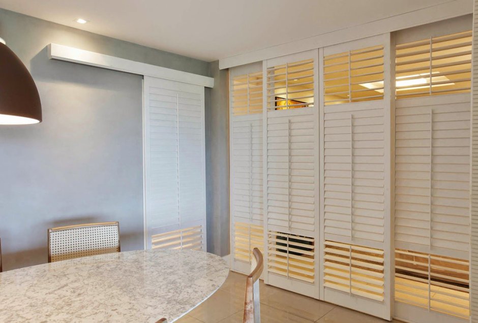 Раздвижные двери жалюзи