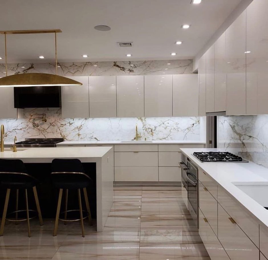 Мраморная плитка на кухне