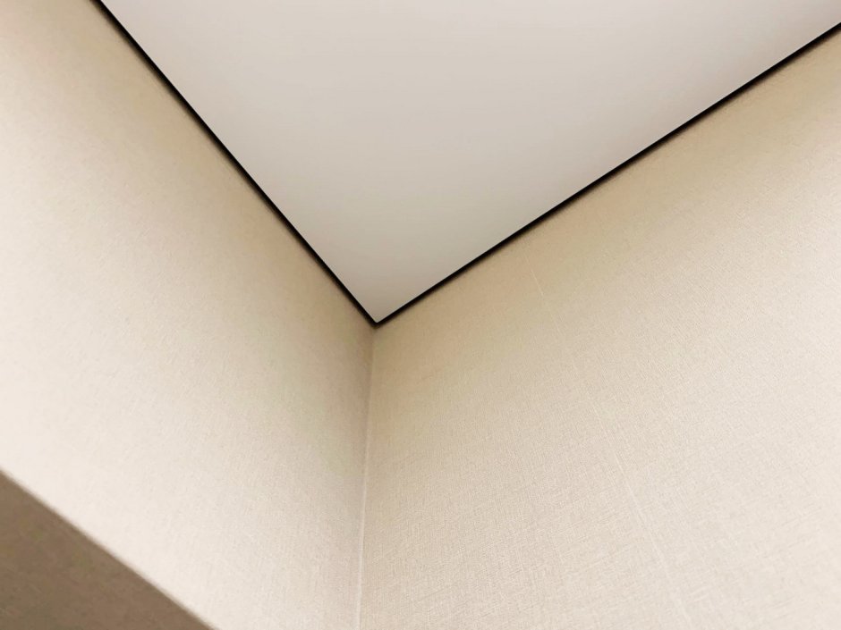 Потолок из гипсокартона без плинтуса