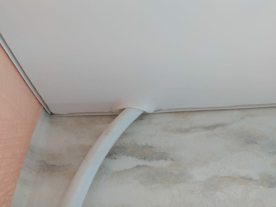 Потолочный плинтус гостиная