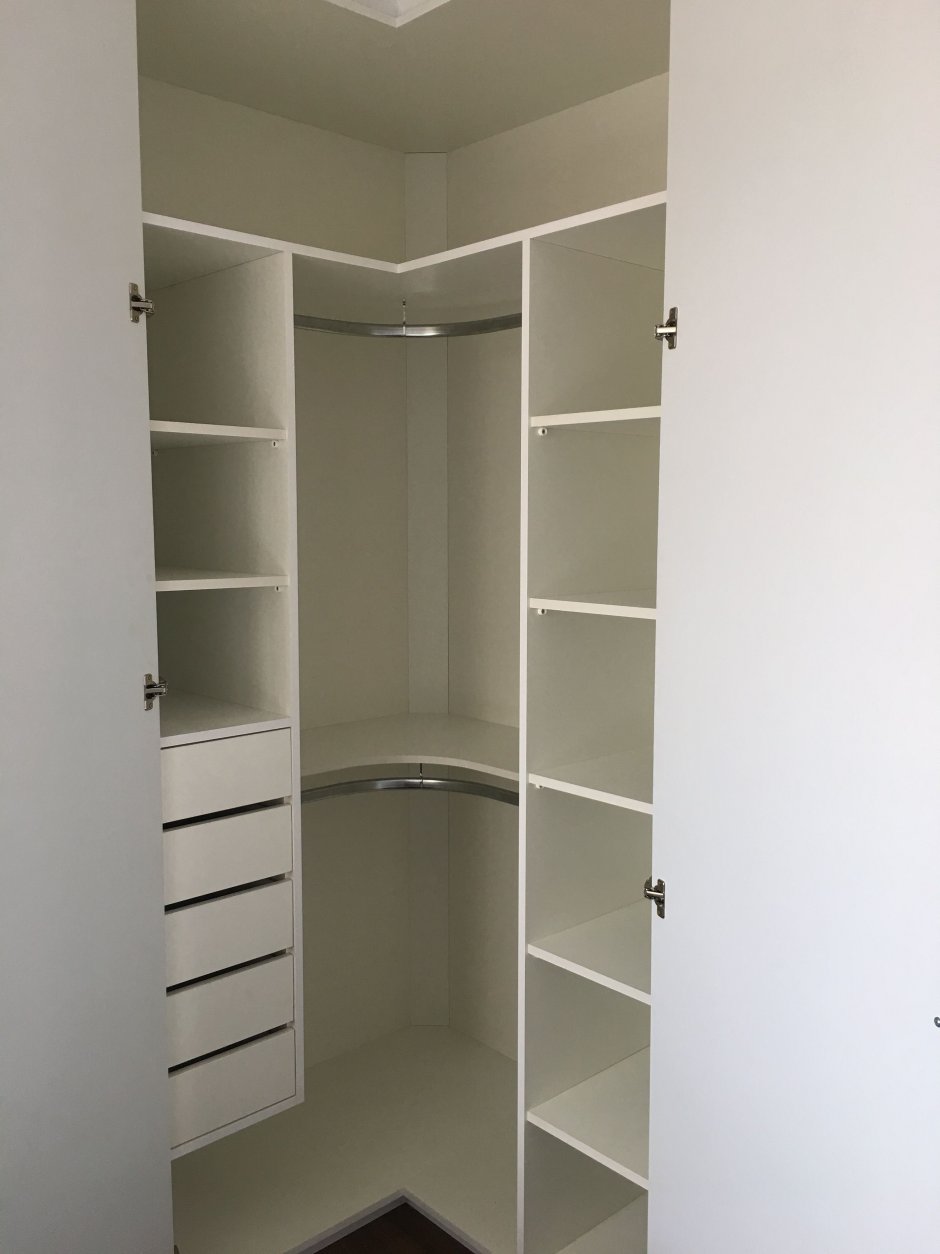 Маленькие угловые гардеробные